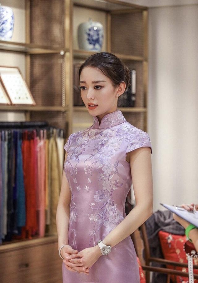 郎朗“穿”蓝色抹胸裙开音乐会？郎朗：谁把我的裙子图挖出来啦？