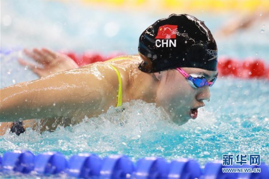 组图：军运会女子100米蝶泳 中国选手张雨霏夺冠