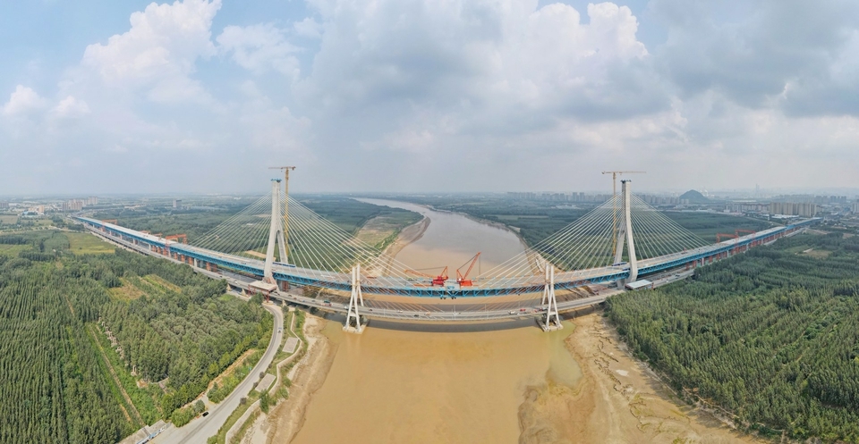 G104京岚线济南黄河公路大桥计划本月底合龙