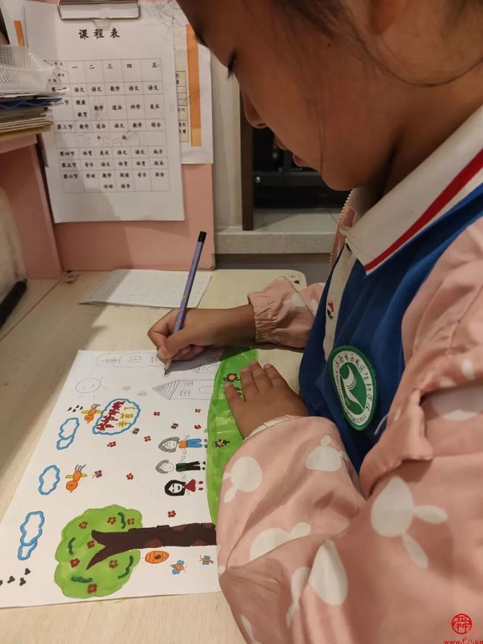 九九重阳节 浓浓敬老情——智轩学校二（2）中队开展重阳节主题教育活动