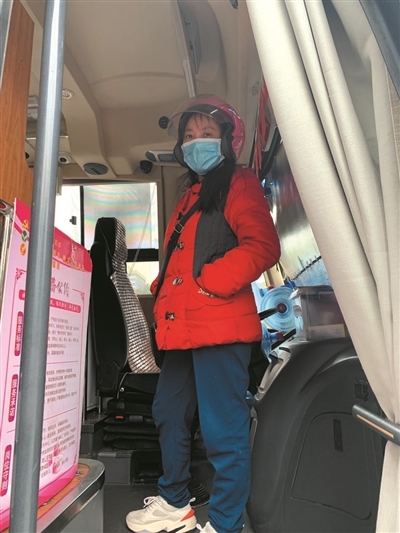 9个年轻姑娘昨天相约献血 保姆陈大姐骑电瓶车从九堡赶来