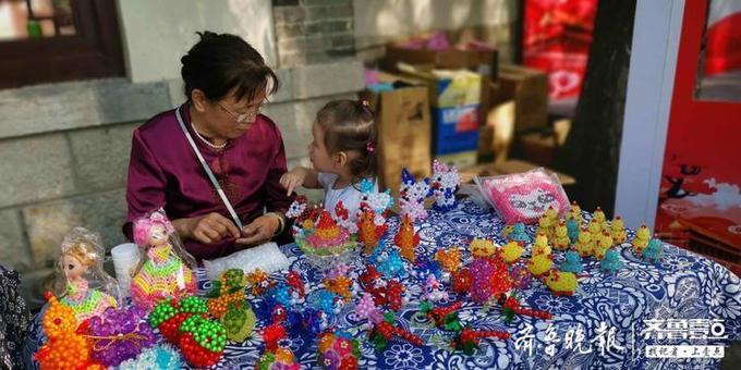 十一假期的济南百花洲很有逛头，好看的，好玩的，全都有