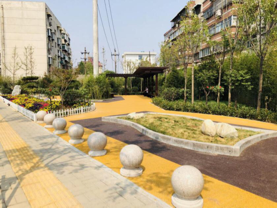 槐荫经十一路新增一处“口袋公园”  “连路面都是彩色的”