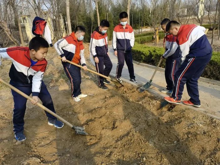 辣酱是这样诞生的！商河县滨河实验学校推体验式劳动教育