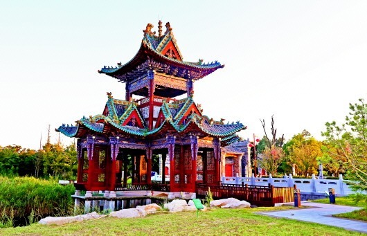 探访网红打卡地中国院子:所有建筑都是原址拆除后运到青岛复建的