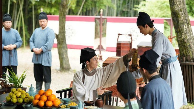 《清平乐》大结局 王凯“迷弟”娃尔演技自然鲜活获赞“追星楷模”