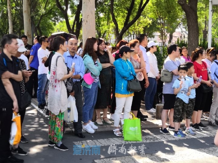 助力高考，社会各界献爱心