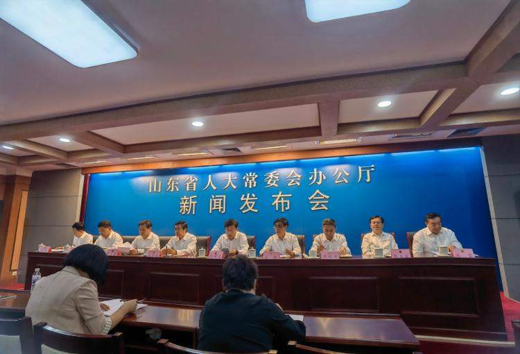 浠庢簮澶存潨缁濋潪娉曟敼瑁呮嫾瑁呰揣杞︿笂璺?灞变笢绔嬫硶娌荤悊璐х墿杩愯緭杞﹁締瓒呴檺瓒呰浇