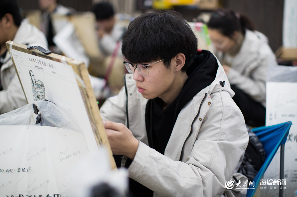 48小时倒计时！山东美术艺考生起早贪黑画画冲刺统考
