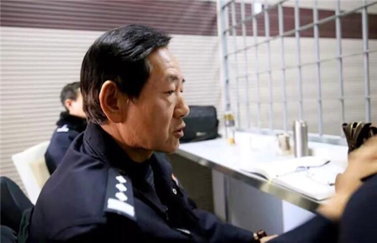 审讯王牌警察为何凭这段文字，就让嫌疑人大哭招供？