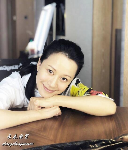 倪虹洁|42岁“祝无双”近照曝光，素颜出镜皮肤白皙细腻，颜值依然在线