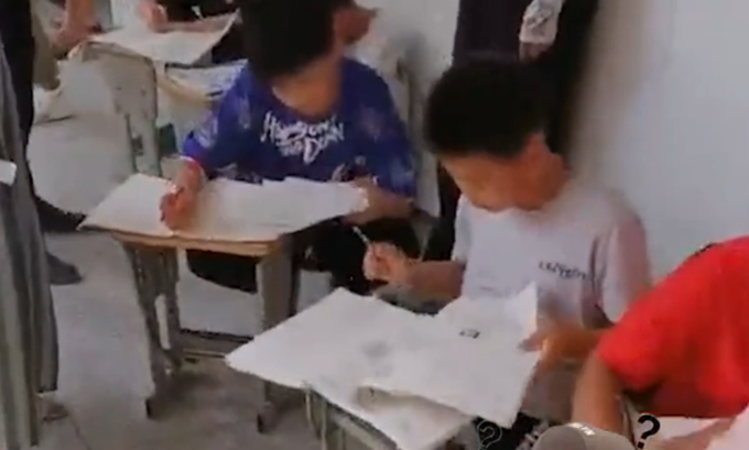 年度最绝望！小学生作业字迹消失用冰箱冻回 爸妈忍不住笑了