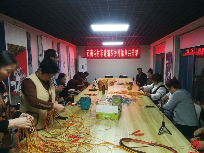 济南市中区十六里河街道石崮沟村：“非遗”编织助力乡村振兴