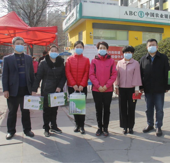 贴心！市五院领导亲切慰问援鄂医护人员家属