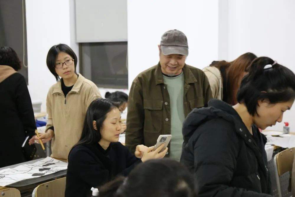 夜校成为年轻人的“市内桃源”，记者也去听了几门课