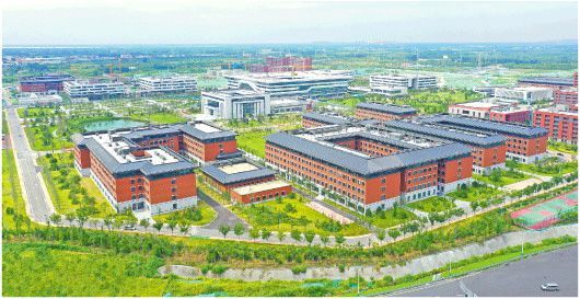 辉煌“十三五”丨坚持人民至上，把幸福故事写进老百姓心中