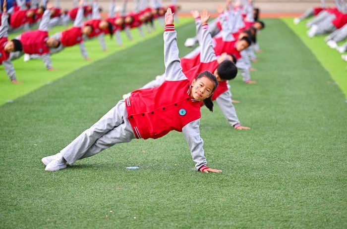 别眨眼！市中学子大片“上映”