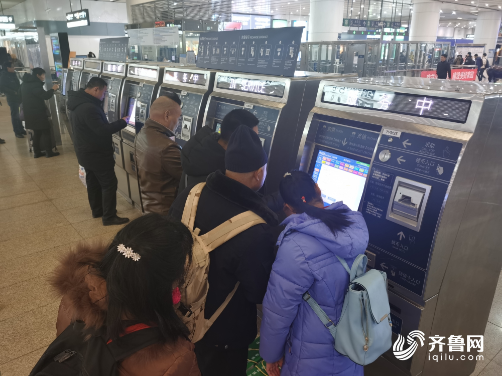 新春走基层·爱在万里边关｜他5年没有回家过春节，与父母在内蒙边境线团聚