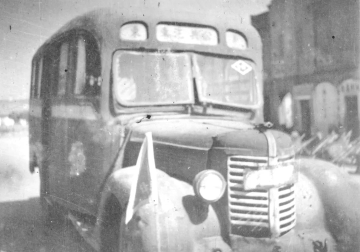 走，记者带你去看——济南公交的色彩变“幻”