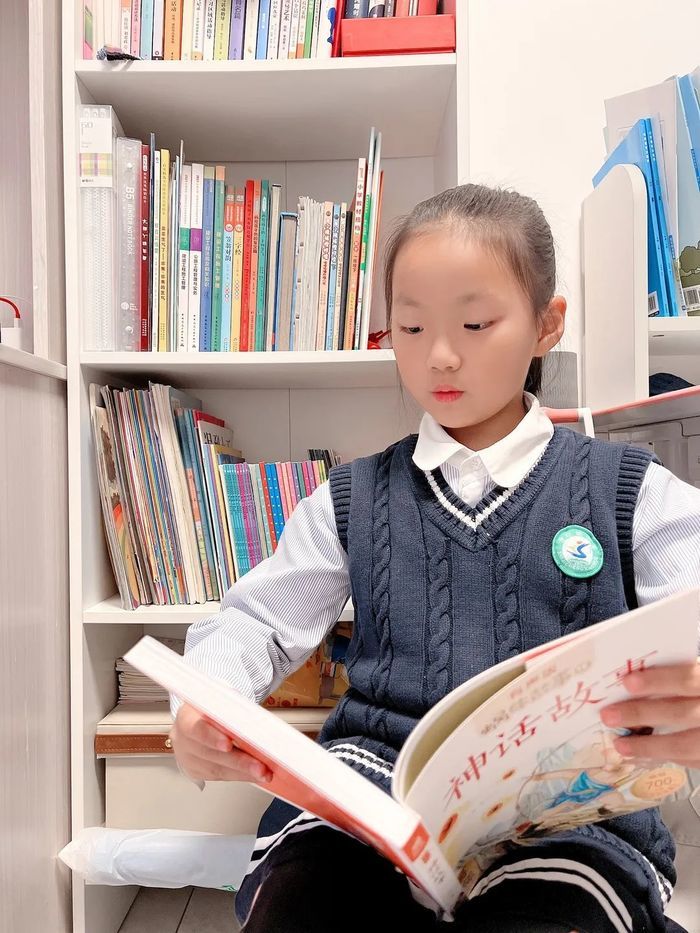 相伴共读，书香悦春！世纪城小学开展亲子共读活动