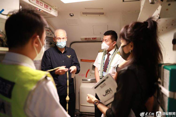 灞辫埅棣栨灦B737-800璐ф満楠岃瘉璇曢鎴愬姛