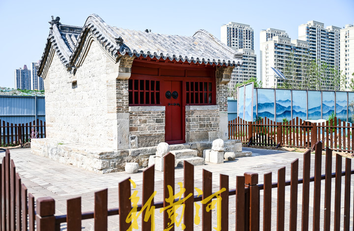 426岁老建筑平移后修缮 建小广场成社区微景观