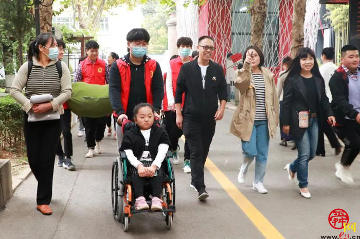 励志！山东最小“萌新”14岁“瓷娃娃”读大学开启动漫人生