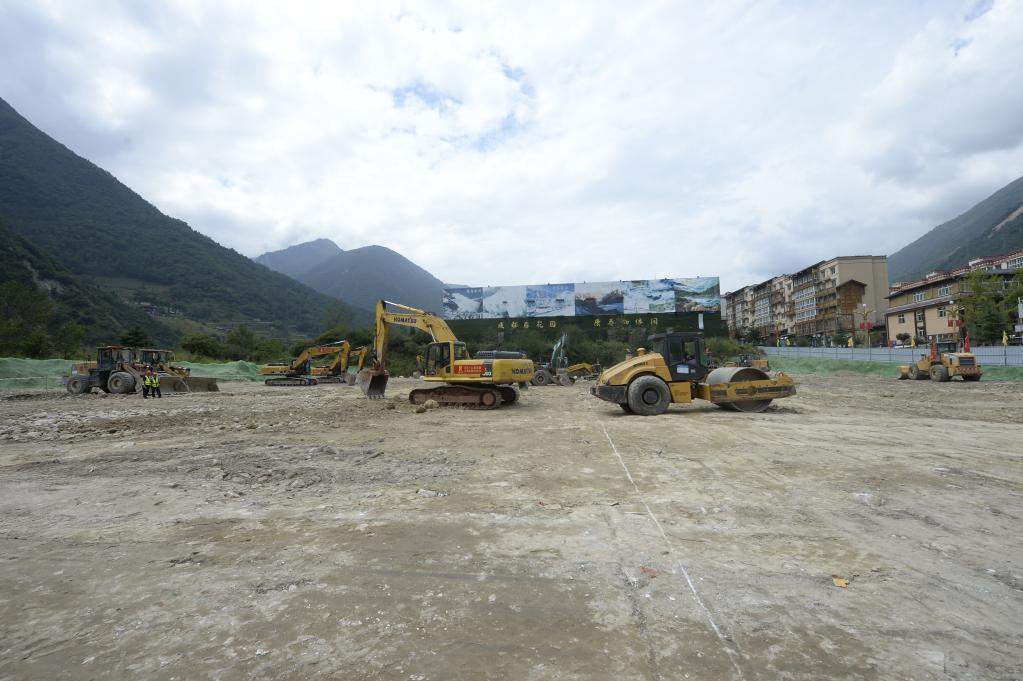 新华全媒+丨四川泸定地震灾区启动过渡安置房建设