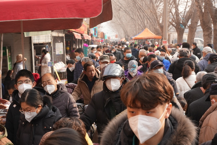 跟着记者逛大集丨品美食、购年货，一起打卡“蓝翔路大集”