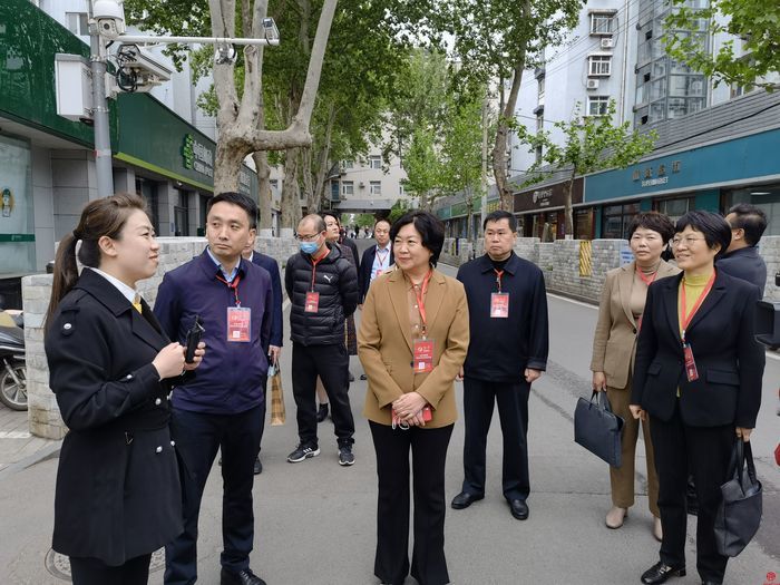 老旧小区努力“改出”满满幸福感——市政协开展“老旧小区改造”专题第二次现场商量