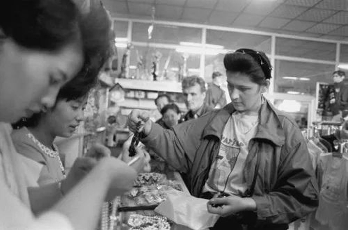 “用放大镜才能在地图上找到”的绥芬河，为何成了抗疫前线？