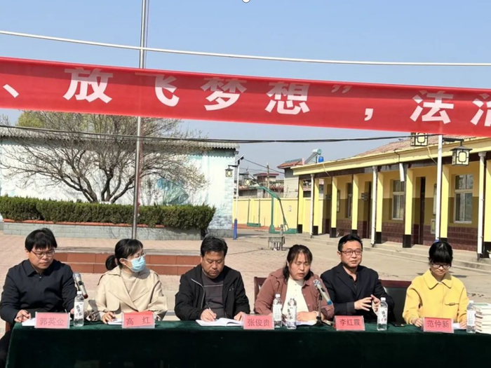 章丘区宁家埠学区中心小学法治宣讲进校园