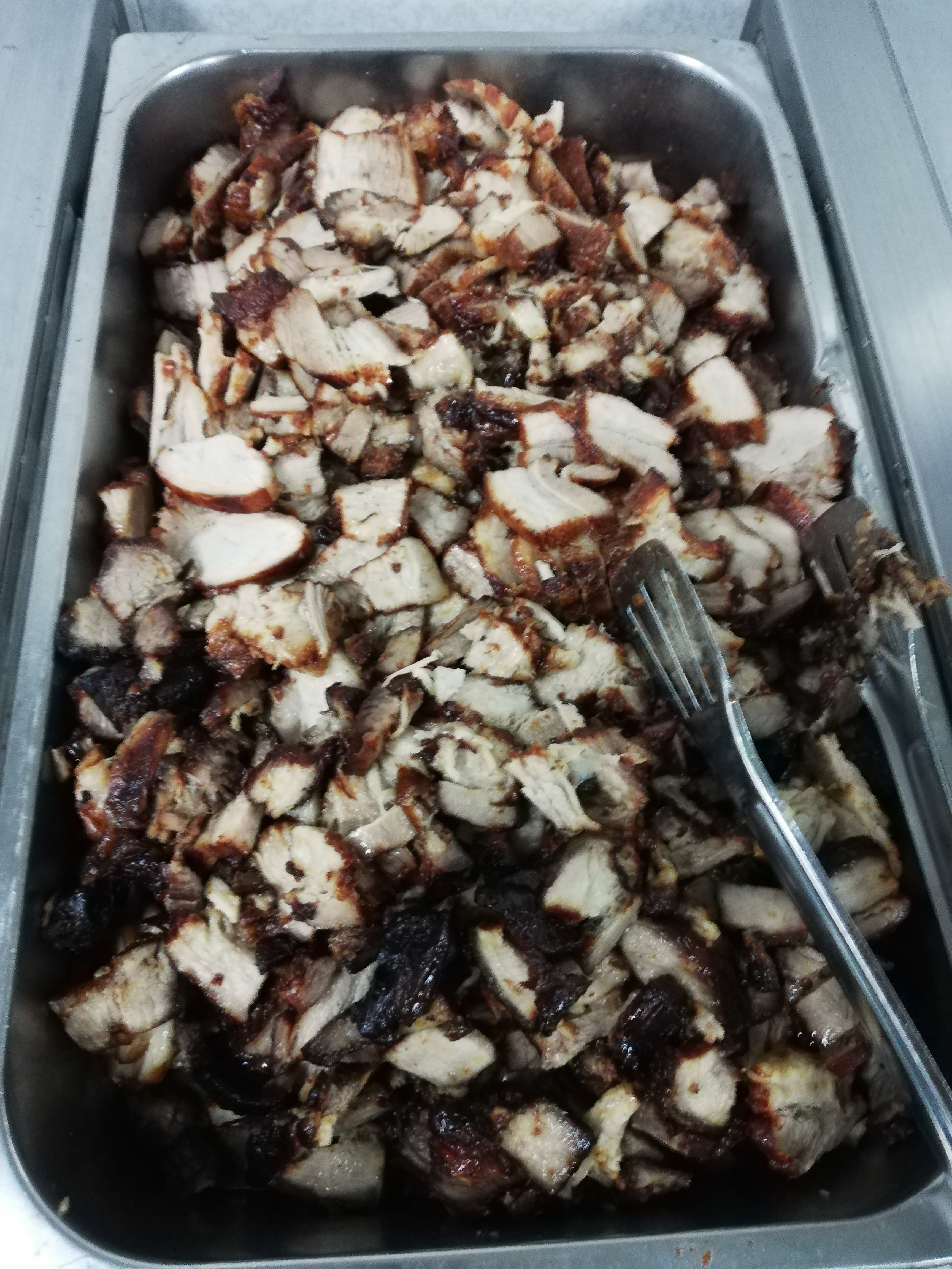 《我的家乡我的舰》揭秘临沂舰伙食啥样子？ 三荤三素 有烤肉还有大虾