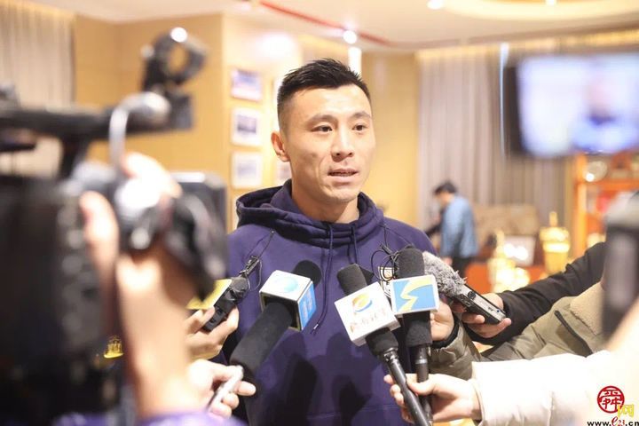 泰山队双冠王 刷新中国足球历史新纪录 胜利归来回顾双冠历程