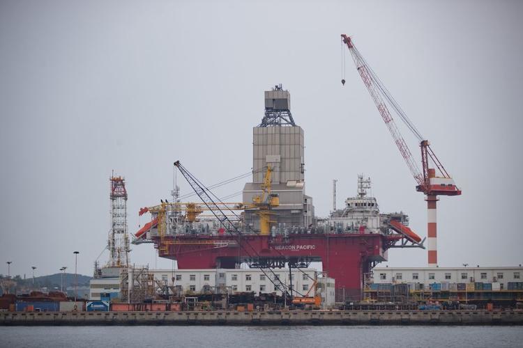 这就是山东丨揭秘：37层楼高、能钻到地球最深点的蓝鲸1号是这样建成的