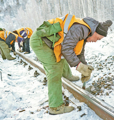 青藏高原守天路 林海雪原护要道（2020春运一线）