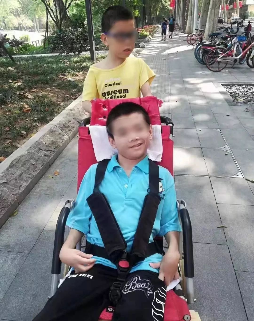 “家长被隔离脑瘫儿死亡”后续：镇书记、镇长被免职