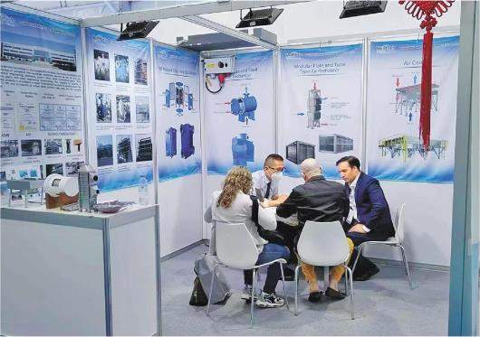 “出海”抢单记