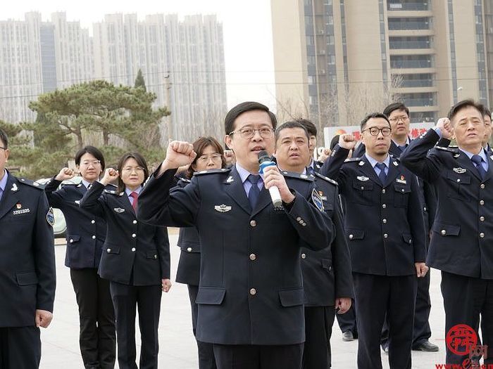 济南市水政监察支队联合济南黄河河务局等三家单位组织“贯彻实施黄河保护法 携手共护母亲河”普法宣传活动