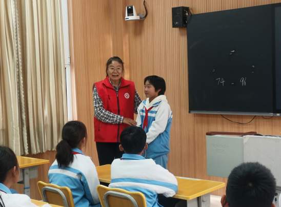 “以德润心 阳光成长”关爱农村儿童心理健康活动今日走进南部山区龙湾小学