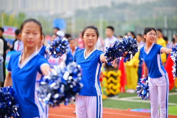 别眨眼！市中学子大片“上映”