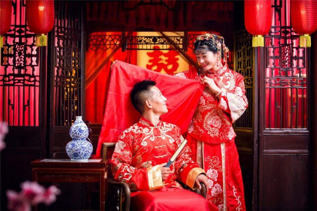 二级上士娶了女上尉