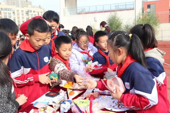 济南市天桥区瑞景小学开展第二届“春华秋实节”暨中医药文化进校园活动