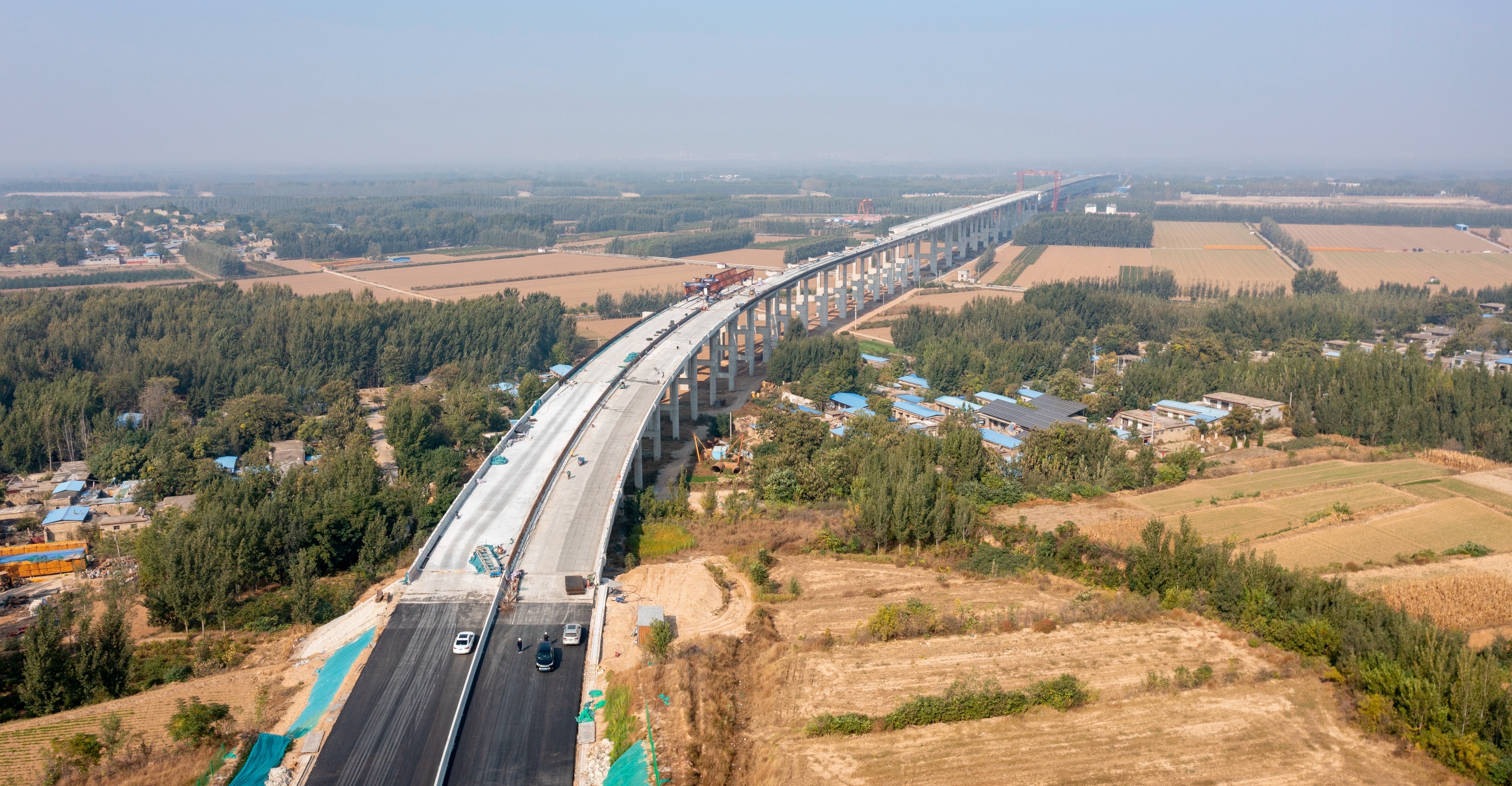 建邦聊泰黄河公铁大桥顺利合龙，力争今年底建成通车