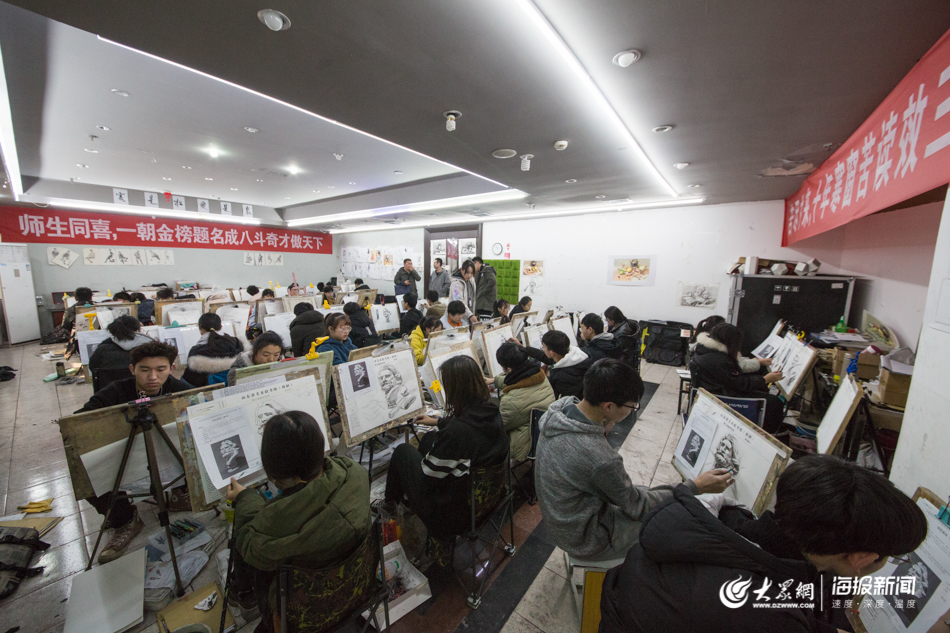 48小时倒计时！山东美术艺考生起早贪黑画画冲刺统考