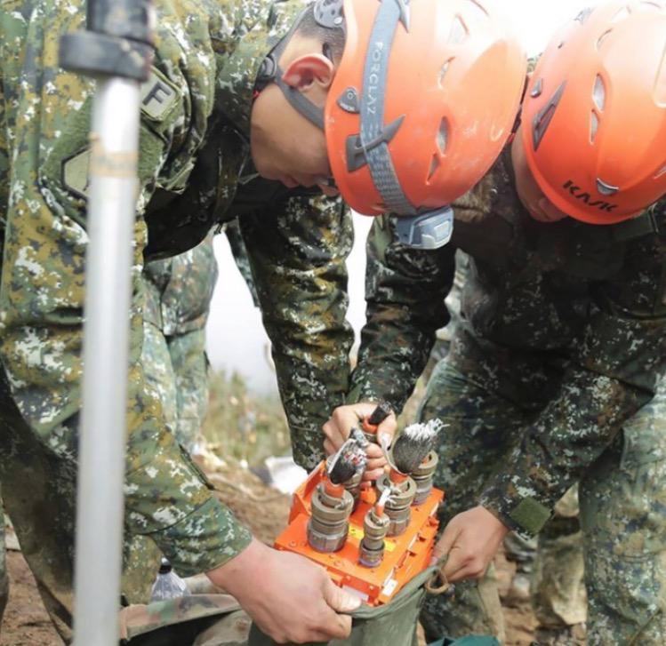 台失事“黑鹰”黑匣子最快4日早解读完 不对外公布