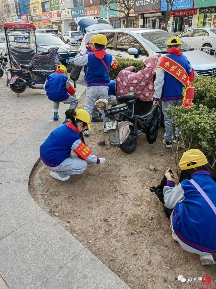 “心有榜样，点亮梦想”济南育秀中学小学部三（11）中队开展主题实践活动