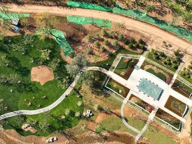 航拍建设中的济南兴隆公园，山水园林雏形已现