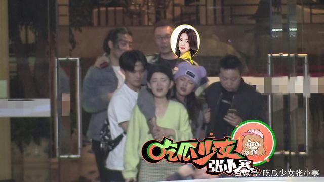 妹妹|被黑衣大哥背上车！杨超越醉酒后撒泼大喊“爸爸妈妈”