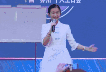 岑刚灿|【套路满满】日作诗2000首女孩卖课 她的创作才华到底怎么样?